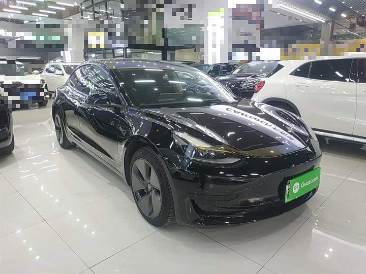 Фото 4 - Tesla Model 3