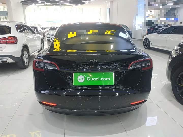 Фото 6 - Tesla Model 3