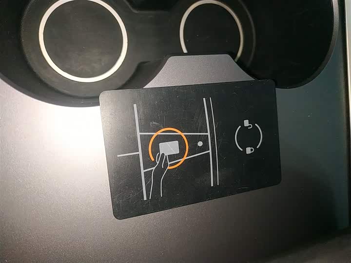 Фото 9 - Tesla Model 3