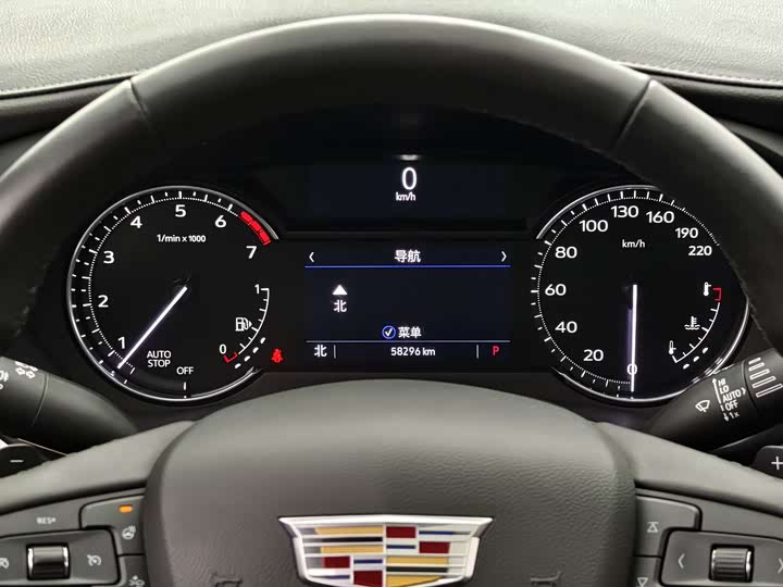 Фото 7 - Cadillac XT4