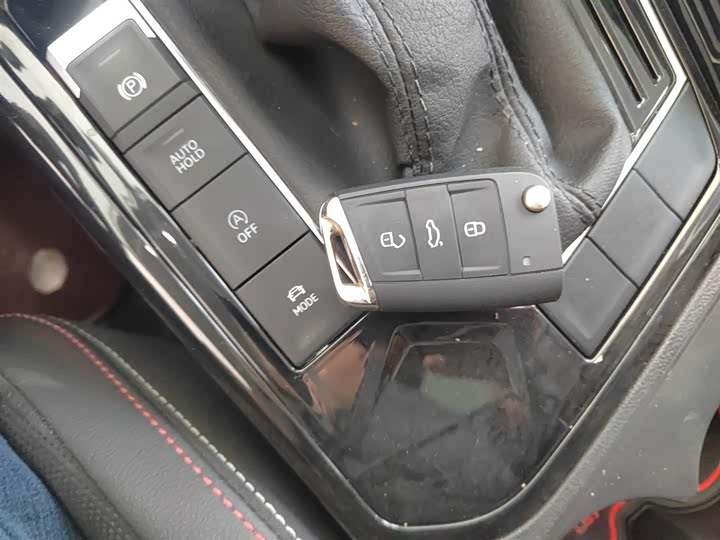 Фото 9 - Volkswagen Tayron