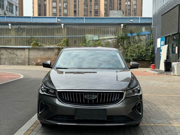 Фото 2 - Geely Emgrand