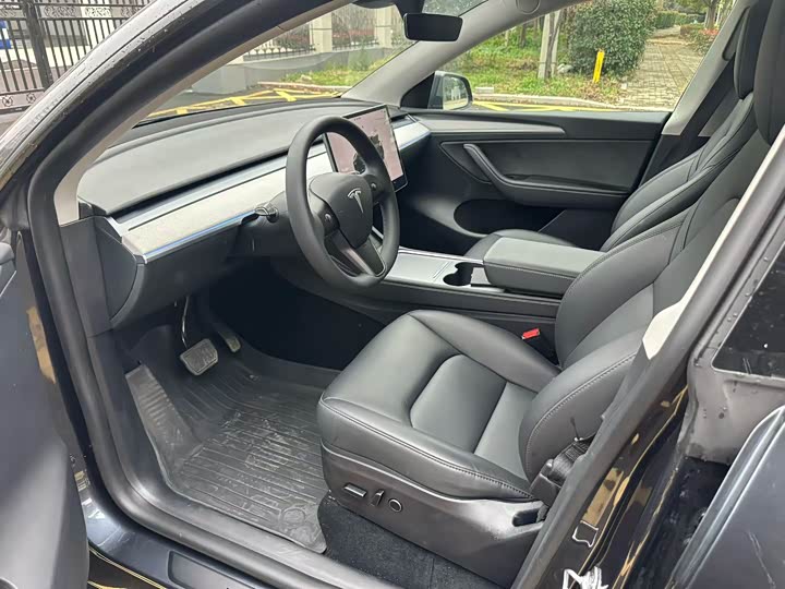 Фото 9 - Tesla Model Y