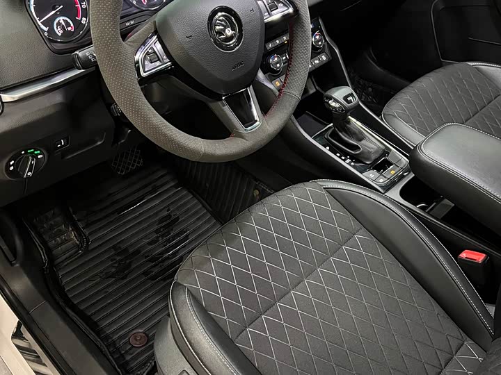 Фото 8 - Skoda Karoq