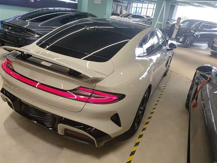 Фото 7 - Xiaomi SU7