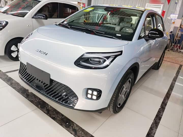 Фото 2 - GAC Aion UT