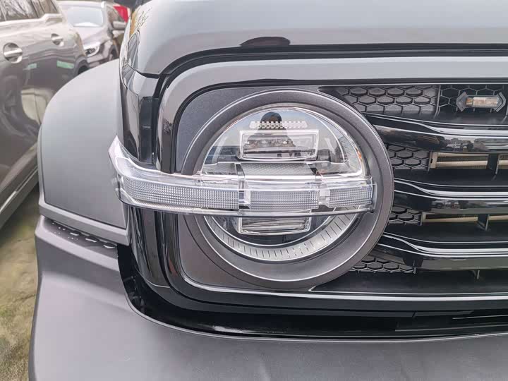 Фото 7 - Tank 300