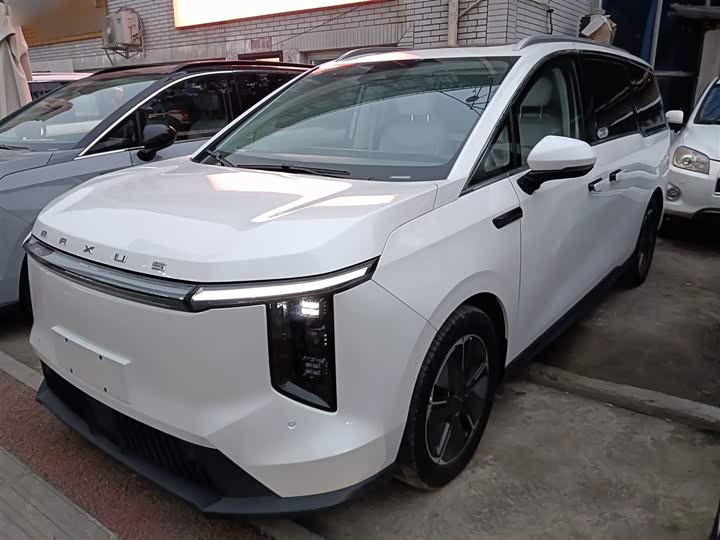 Фото 1 - Maxus Mifa 7