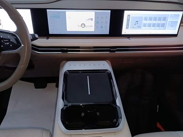 Фото 5 - Maxus Mifa 7