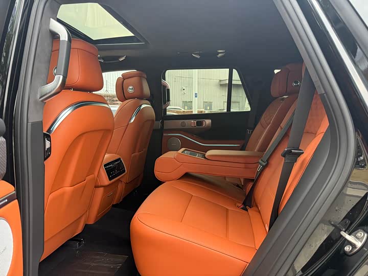 Фото 9 - Tank 700 Hybrid