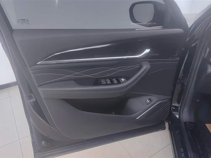 Фото 7 - Geely Monjaro