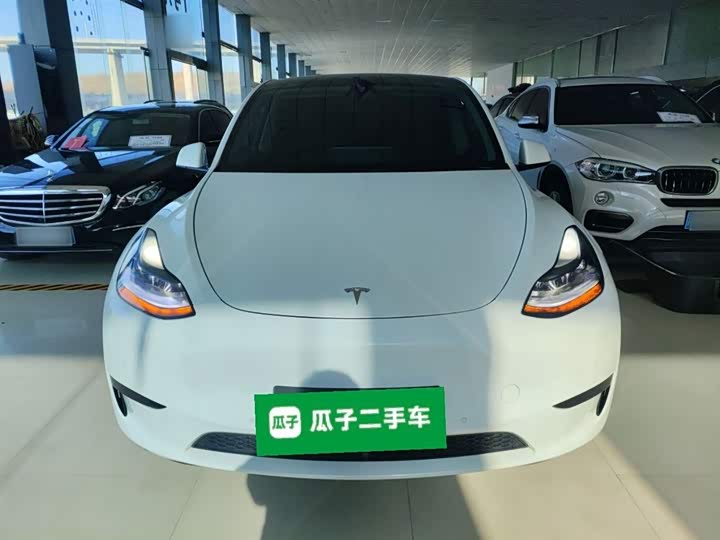 Фото 3 - Tesla Model Y