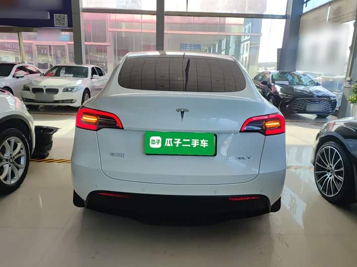 Фото 6 - Tesla Model Y