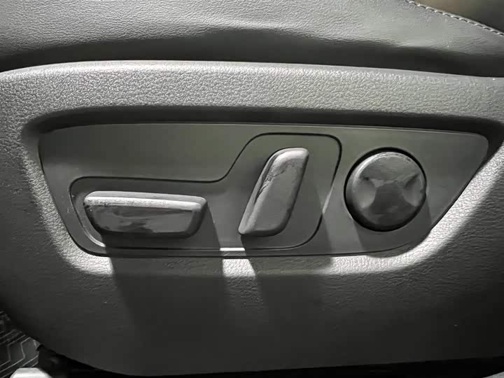 Фото 9 - Mazda CX-30