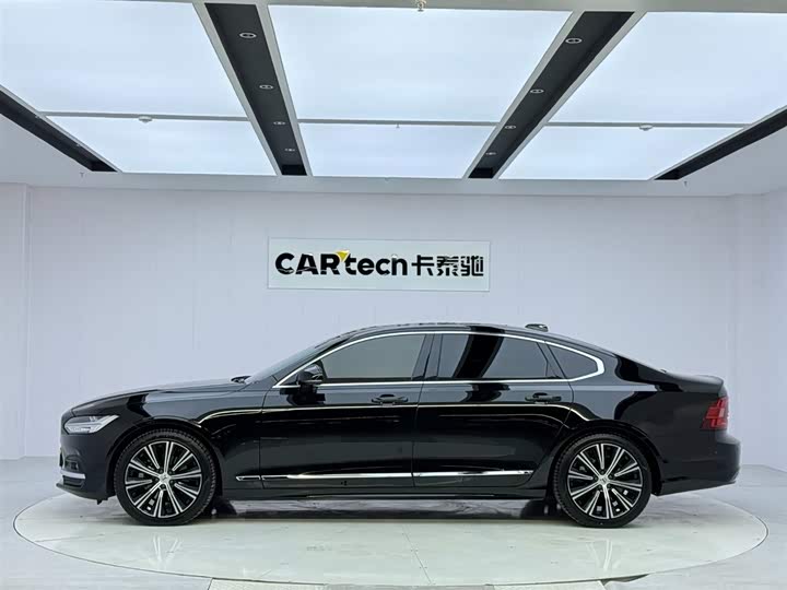 Фото 2 - Volvo S90
