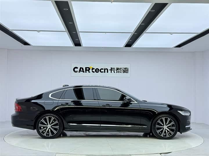 Фото 6 - Volvo S90