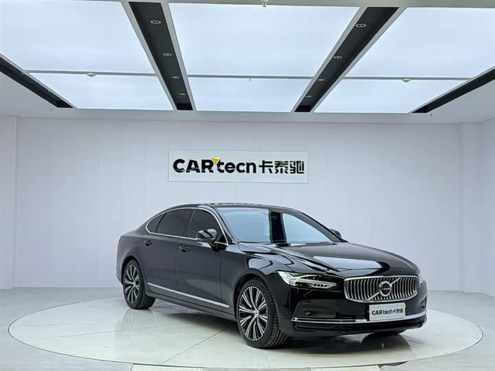 Фото 8 - Volvo S90