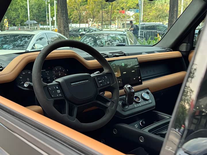 Фото 4 - Land Rover Defender