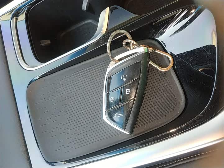 Фото 9 - Maxus G90