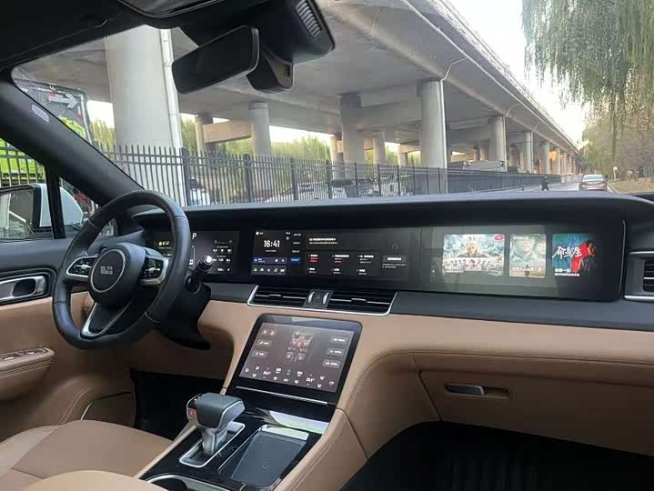 Фото 8 - LiXiang One