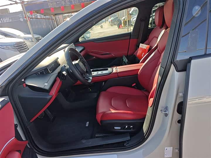 Фото 7 - Xiaomi SU7