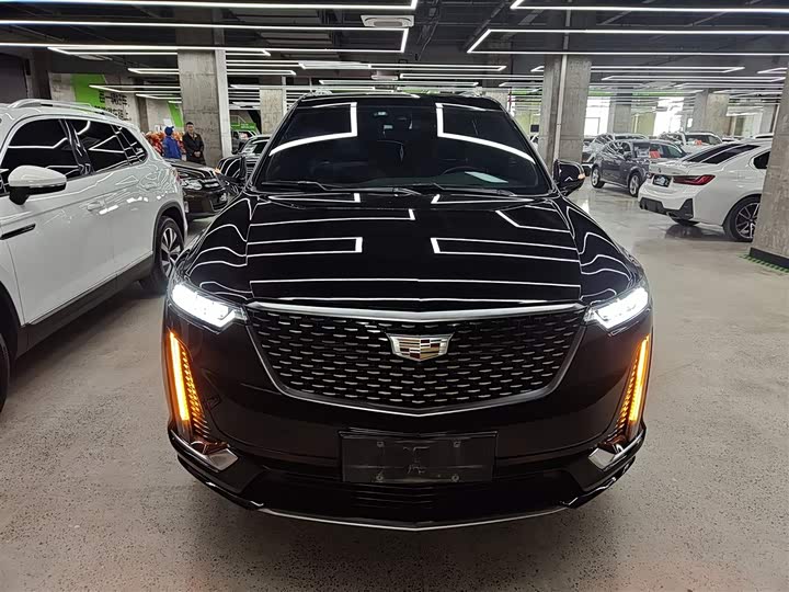 Фото 3 - Cadillac XT6