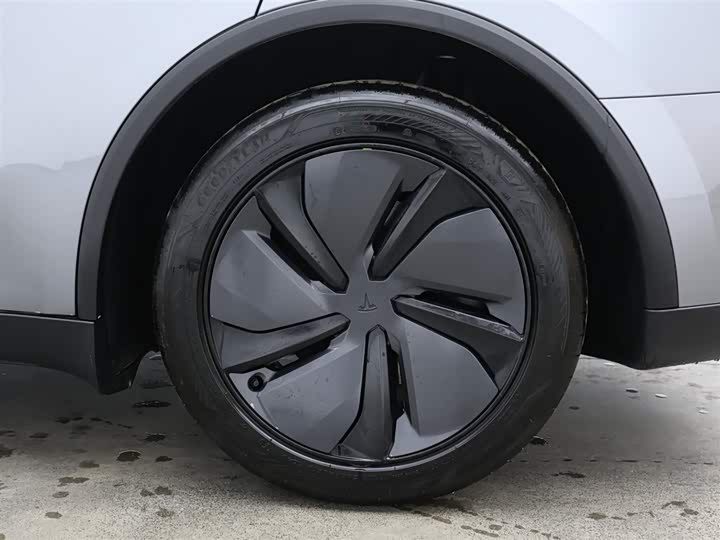 Фото 9 - Tesla Model Y