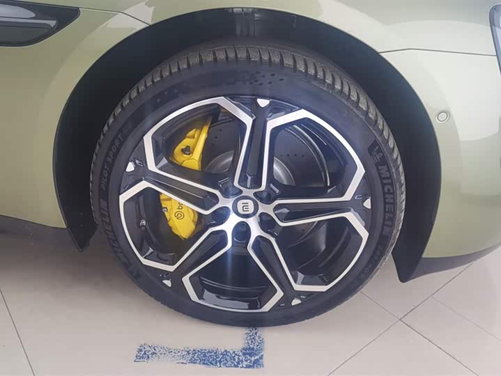 Фото 6 - Xiaomi SU7