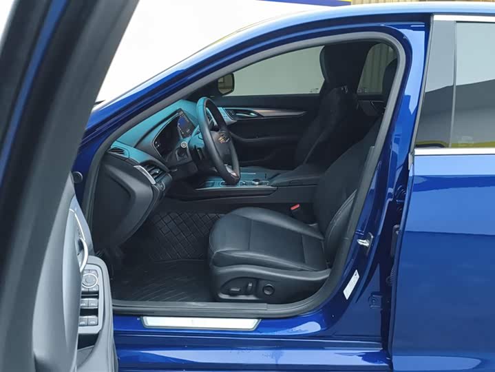 Фото 9 - Cadillac CT5