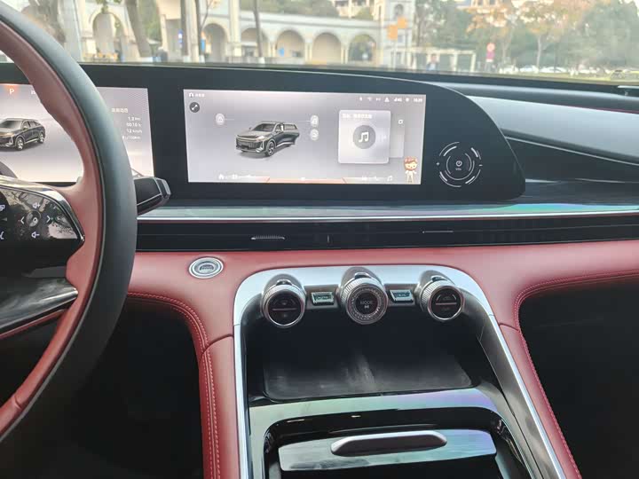 Фото 9 - Exeed RX