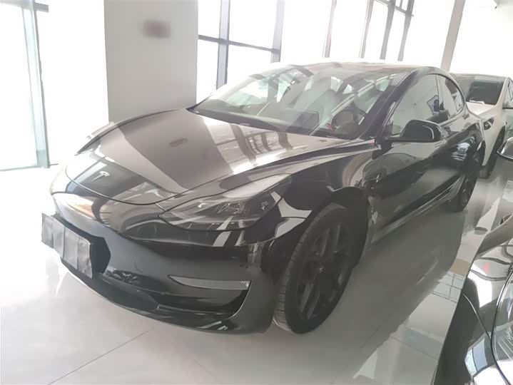 Фото 1 - Tesla Model 3