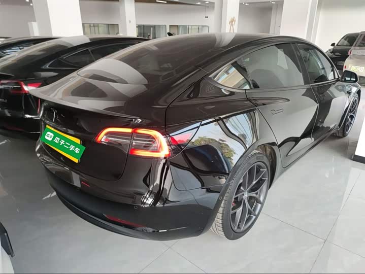 Фото 7 - Tesla Model 3