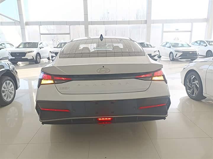 Фото 6 - Hyundai Elantra N line