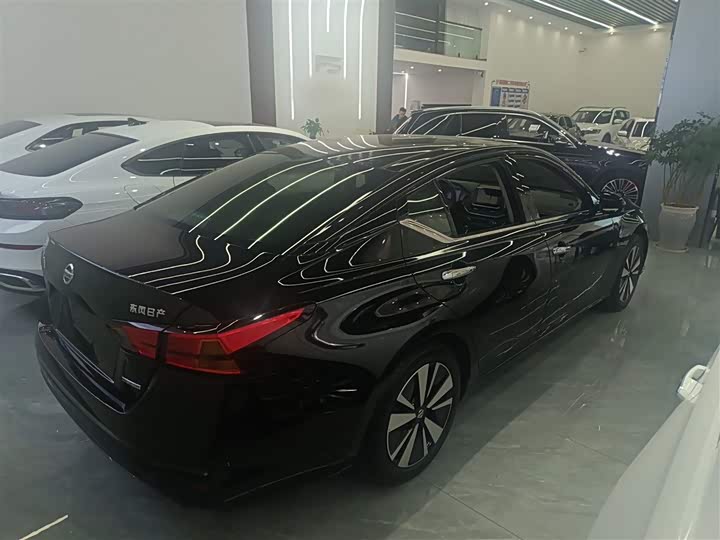 Фото 7 - Nissan Teana