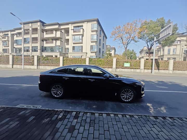 Фото 4 - Bestune B70