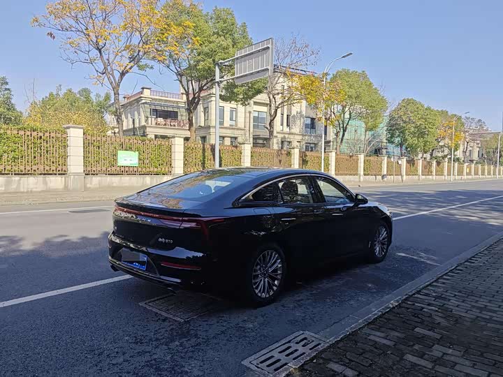 Фото 5 - Bestune B70