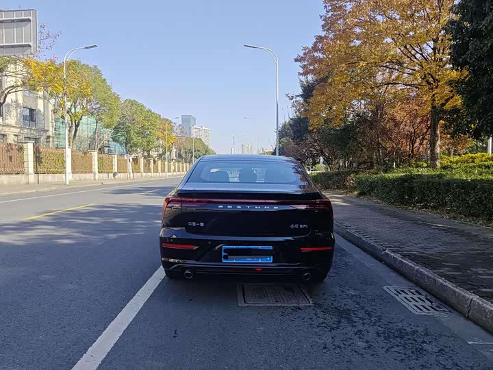 Фото 6 - Bestune B70