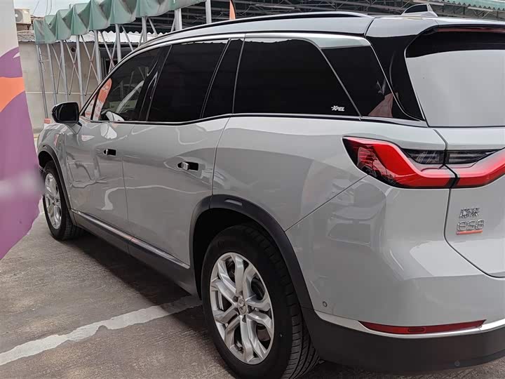 Фото 5 - Nio ES8