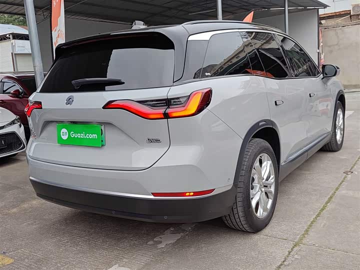 Фото 7 - Nio ES8