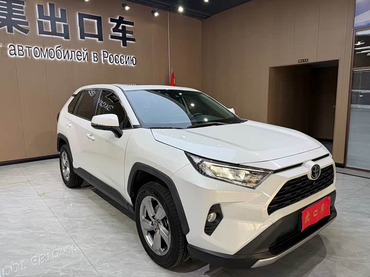 Фото 3 - Toyota RAV4