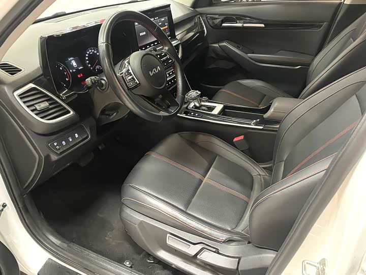 Фото 8 - Kia KX3