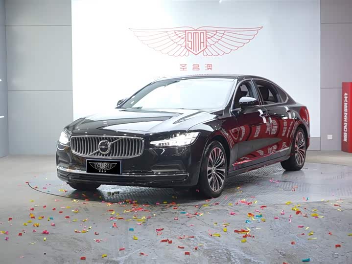 Фото 1 - Volvo S90