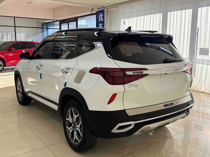 Фото 4 - Kia KX3