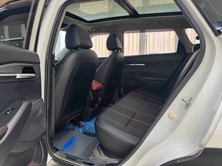 Фото 8 - Kia KX3