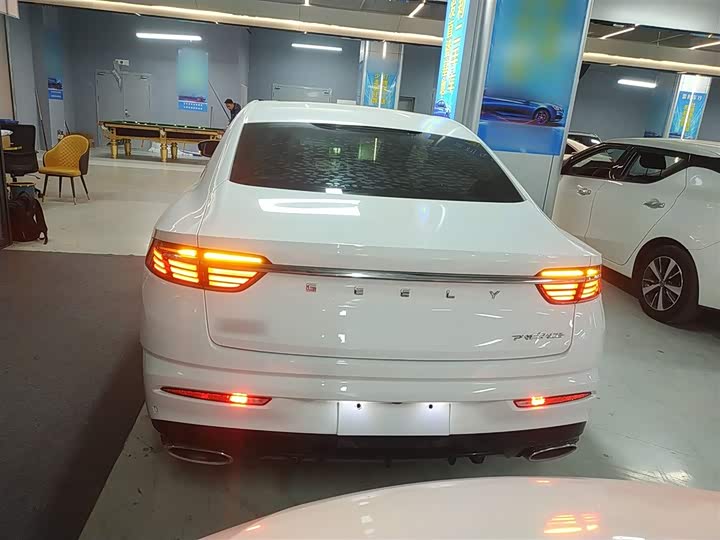 Фото 6 - Geely Preface