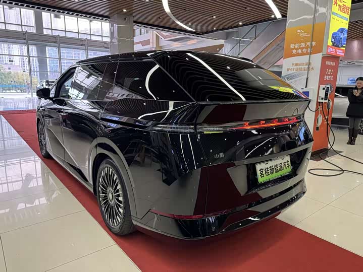 Фото 6 - XPeng X9