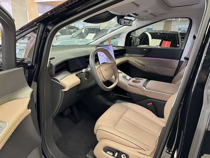 Фото 8 - XPeng X9