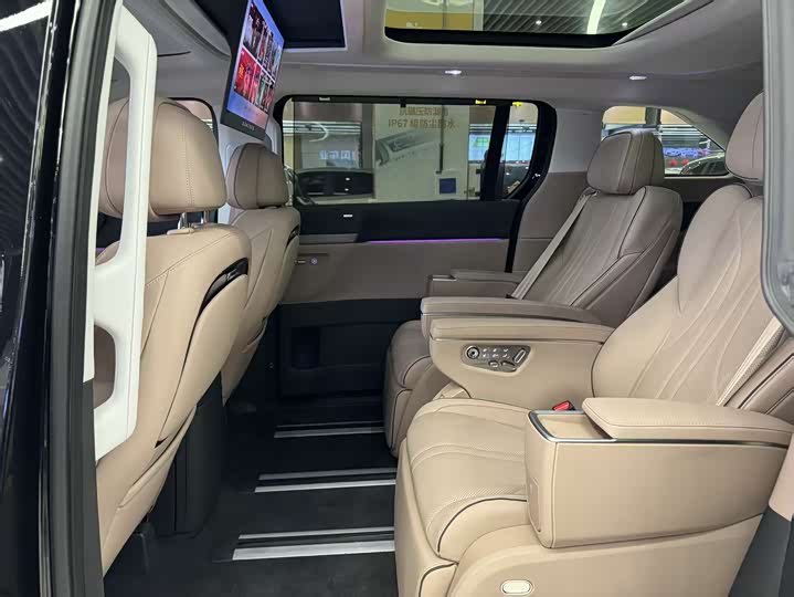 Фото 9 - XPeng X9