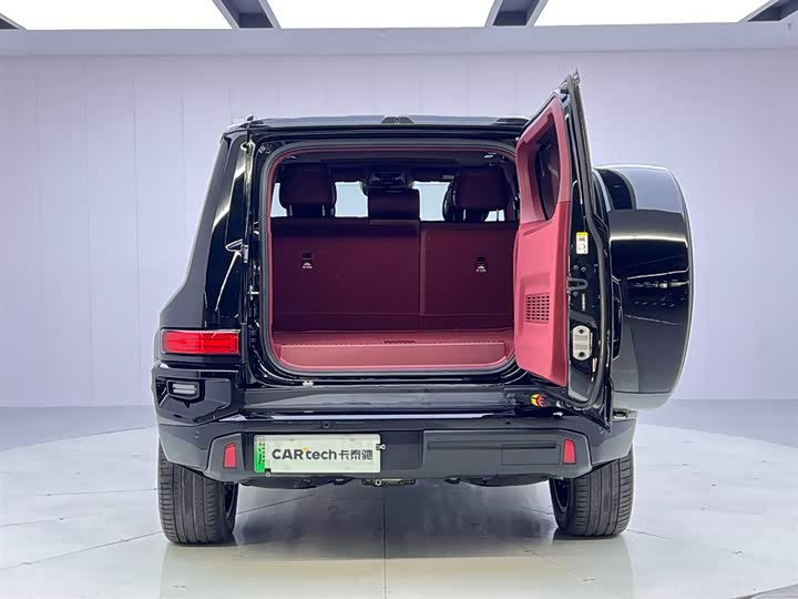 Фото 9 - Tank 700 Hybrid