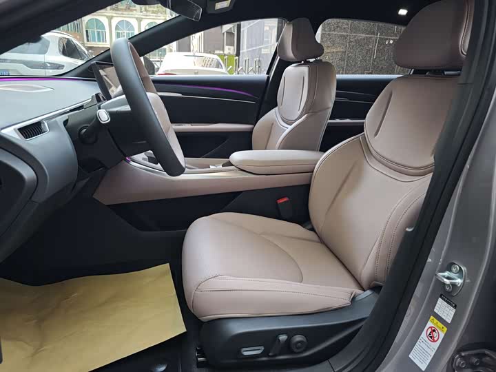 Фото 9 - XPeng Mona M03